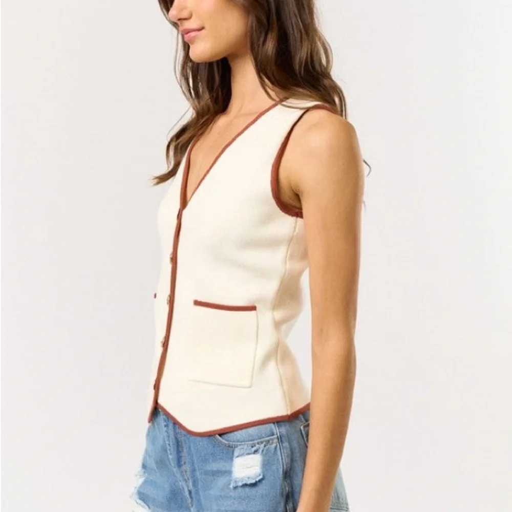 Lalavon Boutique Cream Vest - Picture 3 of 5